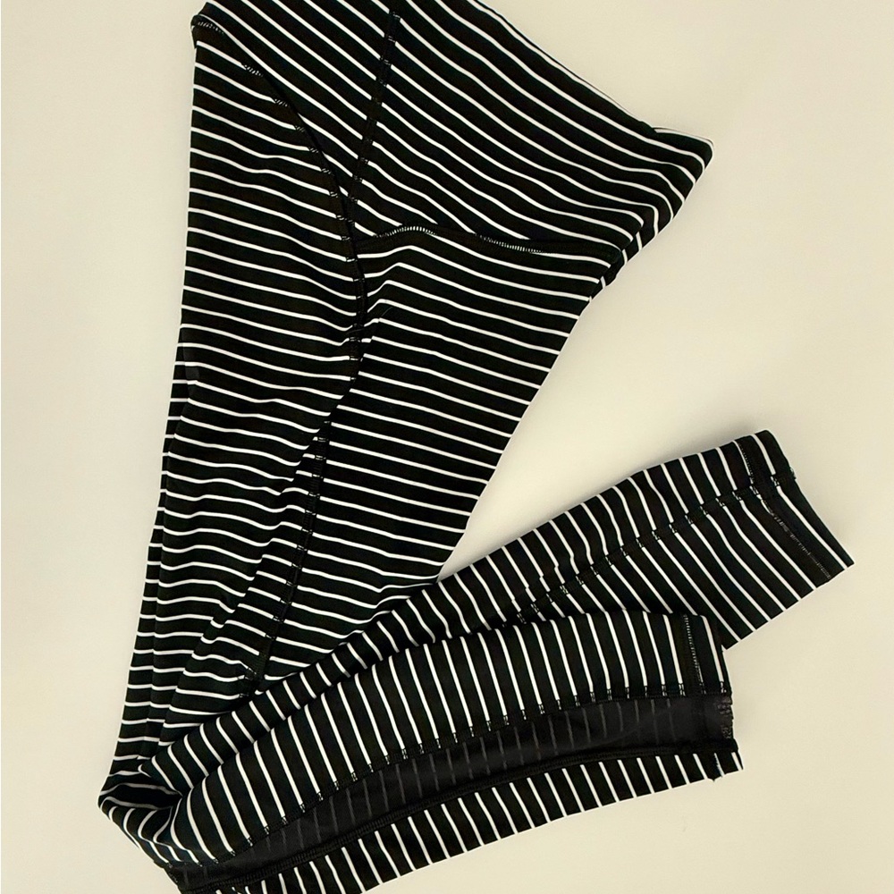 Lululemon Wunder Under High-Rise Leggings, Pinstripe with Mesh Panel, Size 2